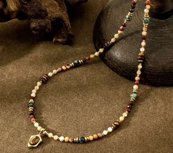 Handmade Multicolour Stone Short Pendant Necklace